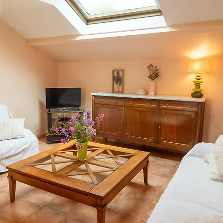 Meuble De Tourisme Du 3 Personnes A Serigas Holiday home Meyrueis