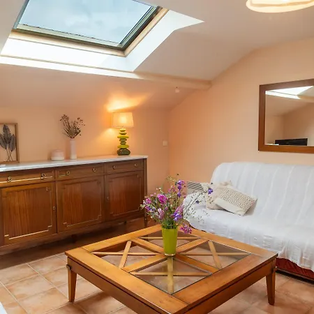 Meuble De Tourisme Du 3 Personnes A Serigas Holiday home Meyrueis